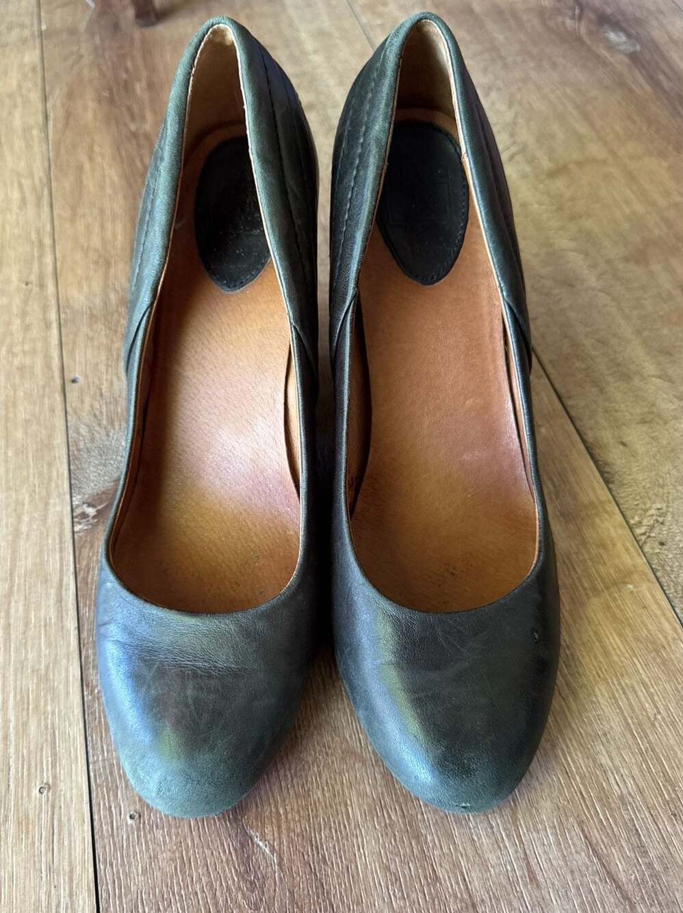 Frye Hannah Wedge Black Leather Round Toe Pumps Heels Size 9M